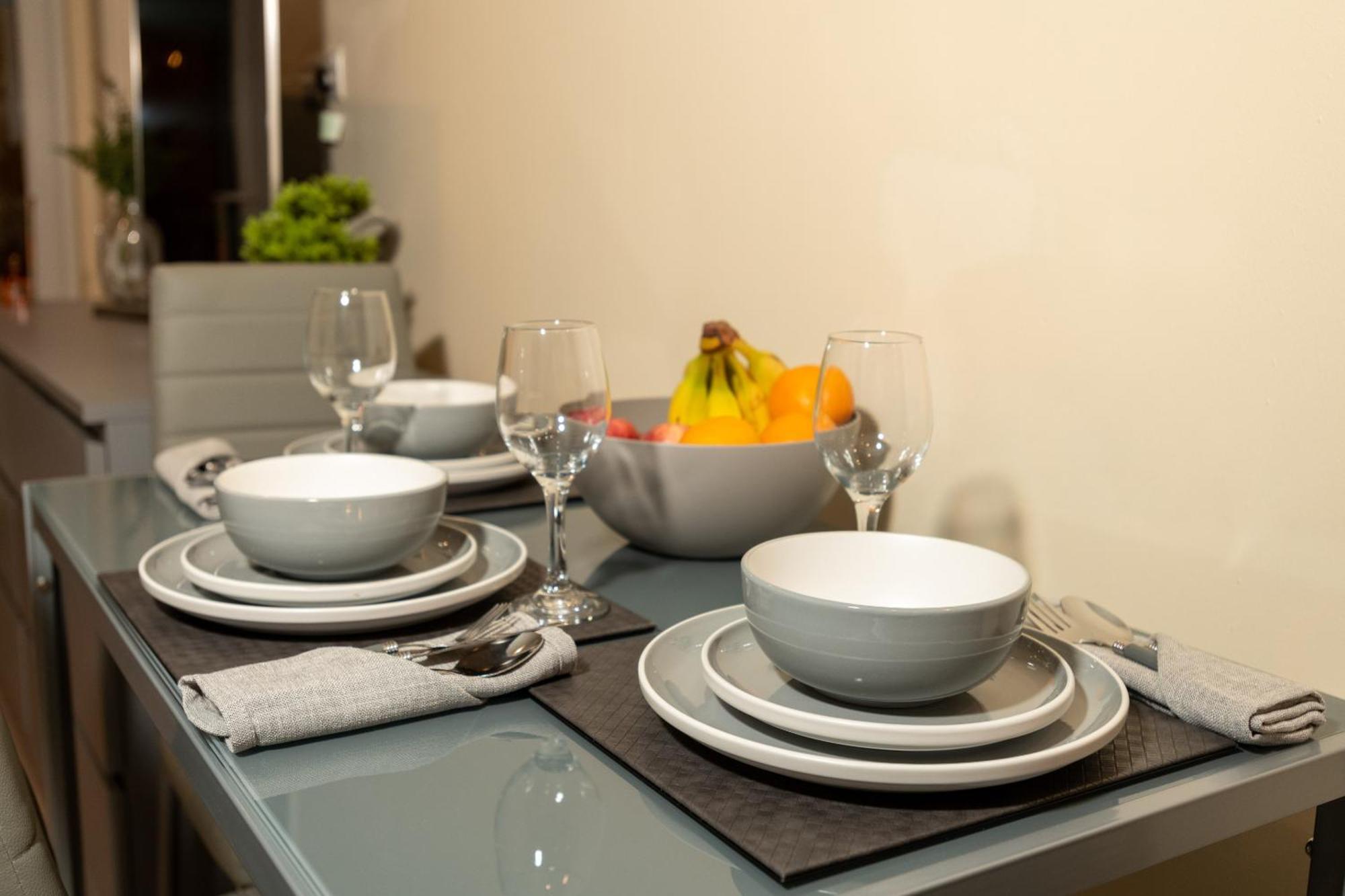 Cosy 1 Bedroom Basement Apartment With Private Patio Area Londyn Zewnętrze zdjęcie